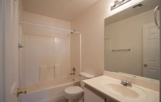 Building Photo - 13002 W Paradise Dr