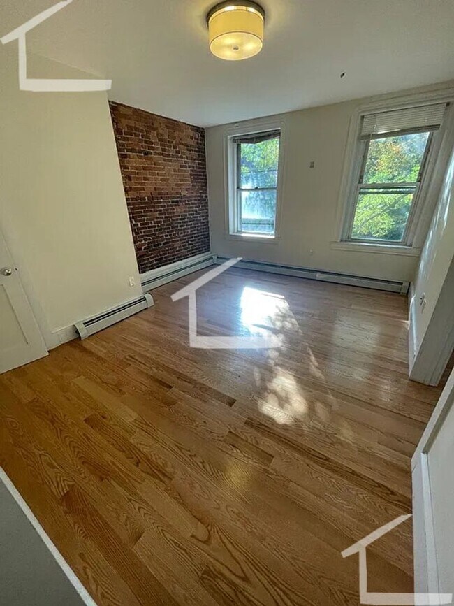 Building Photo - 34 E Springfield St