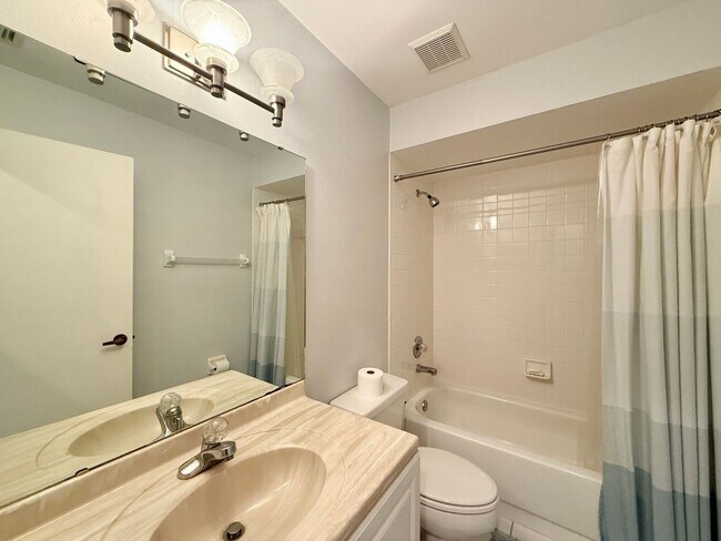 Building Photo - Annual Furnished 2 Bedroom Condo - Tara Go...