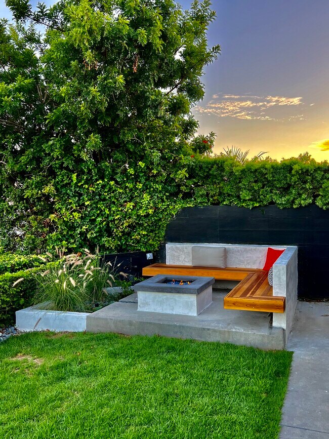 Building Photo - 18320 Clifftop Way