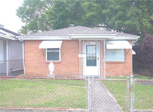 Building Photo - 305 5th St