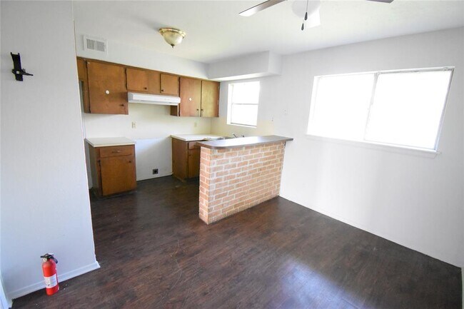 Building Photo - 4353 Brinkley St