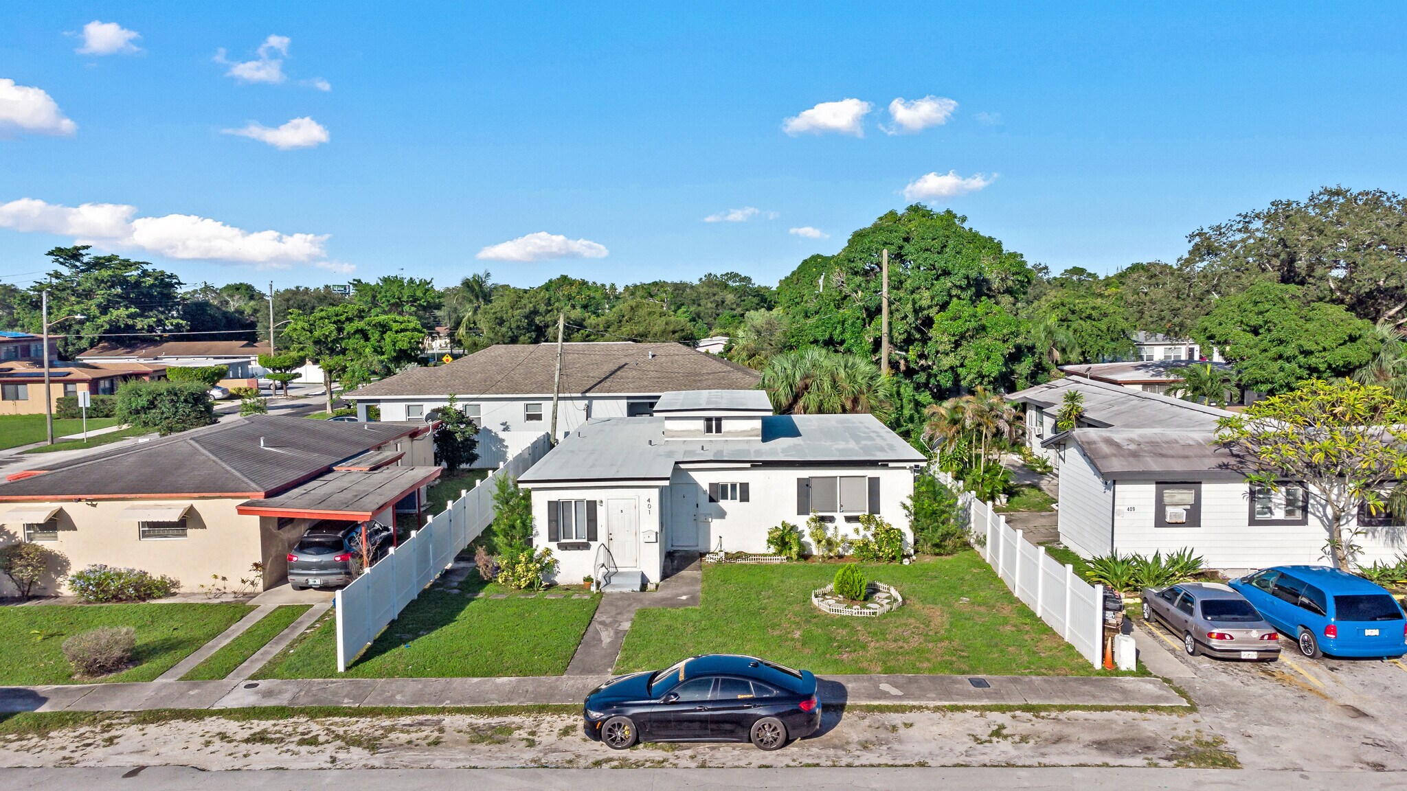 Building Photo - 401 NW 16th Ave