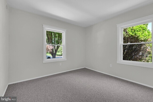 Building Photo - 1836 Ralston Pl