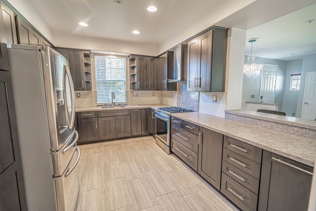 Building Photo - COMING SOON! Village Walk 2 Bedroom for Re...