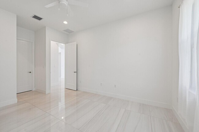 Building Photo - 8107 Crystal Downs Ave
