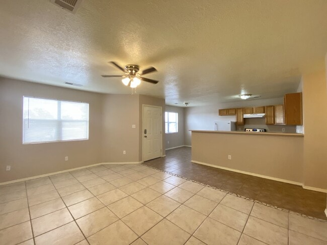 Building Photo - 2BR/1Bath - 4 Plex in Rio Rancho