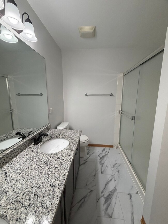 Building Photo - 3467 Ravinia Cir