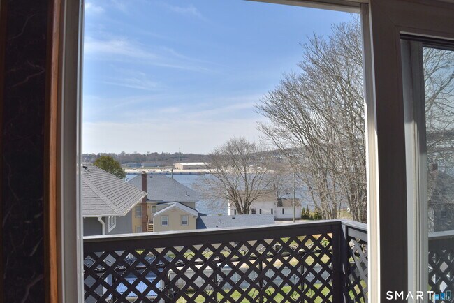 Building Photo - 22 Broad St