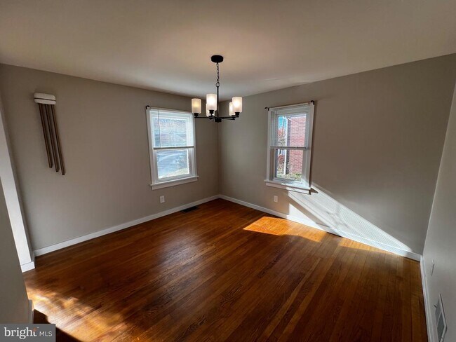 Building Photo - 770 S Lincoln St