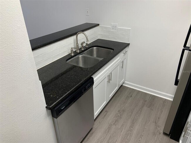 Building Photo - 4752 Walden Cir