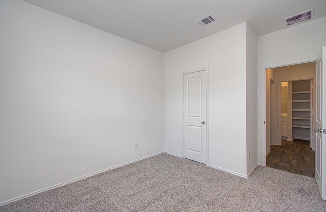 Building Photo - 3046 Bloomsbury Ter Dr