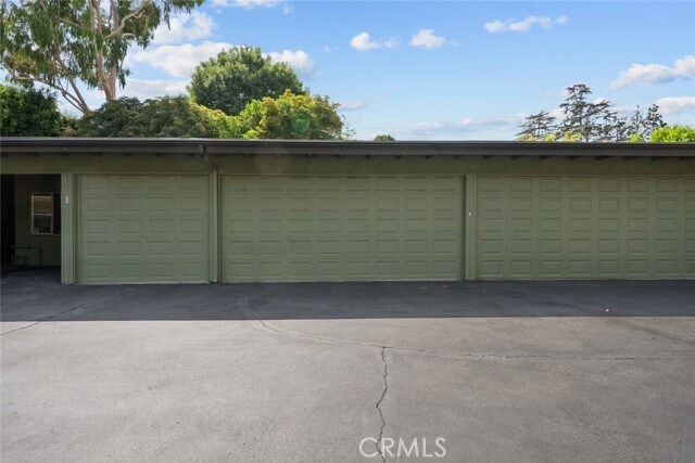 Building Photo - 1209 S Orange Grove Blvd