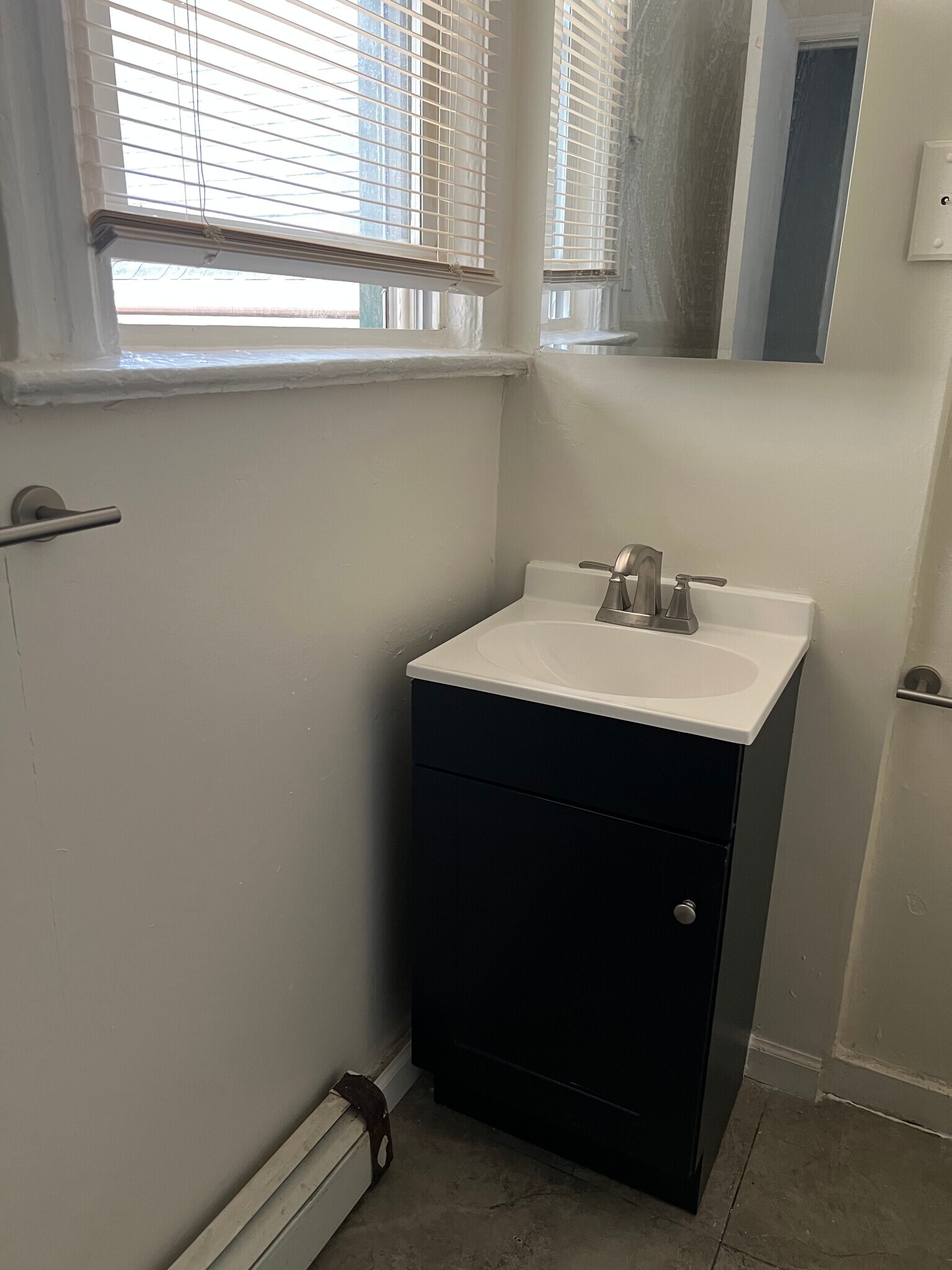 Building Photo - 15 William St