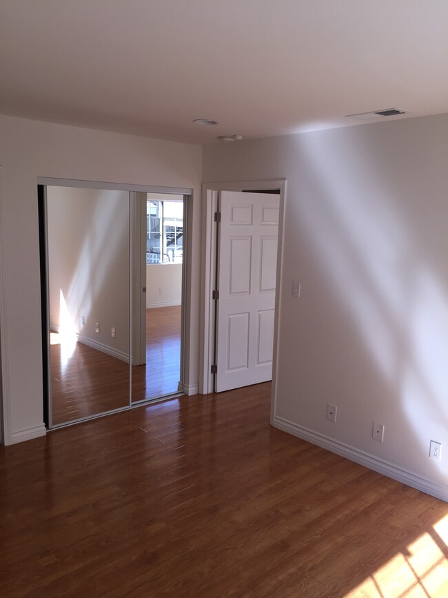 Bedroom - 624 E Harvard Rd