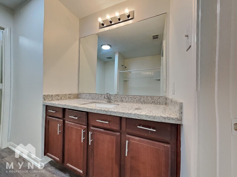 Building Photo - 6110 Coral Cv Rd