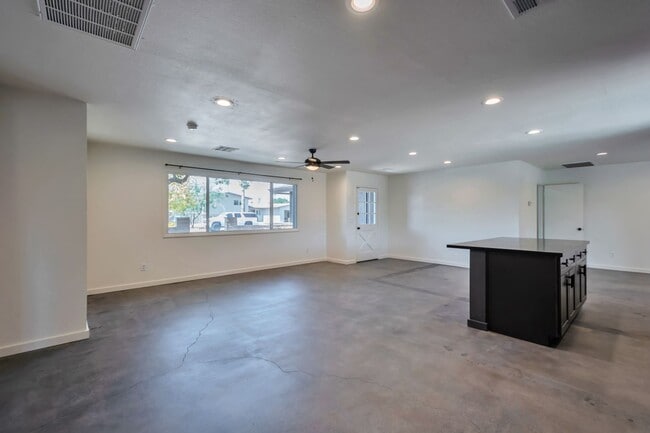Building Photo - Remodeled 5-Bedroom Tempe Home with Private Pool, Large Yard & Garage Near ASU