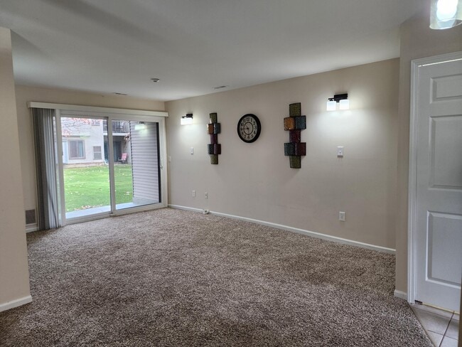 Building Photo - 42722 Lilley Pointe Dr