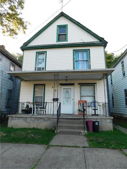 Primary Photo - 516 E 22nd St