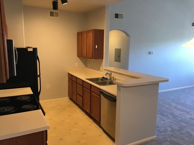 Building Photo - Beautiful Creekside at Parker Condominium!