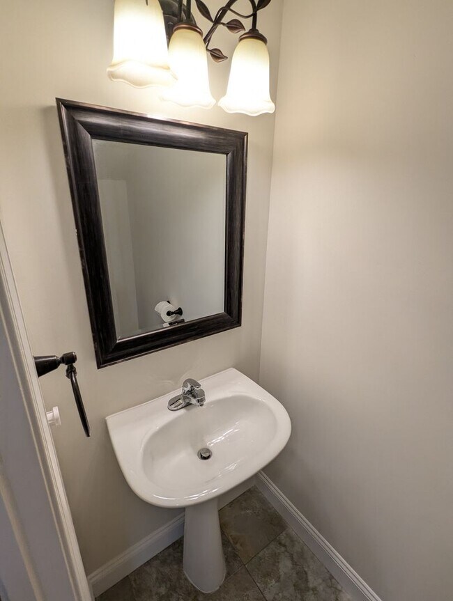 Building Photo - Renovated Townhouse in Frederick ready for...