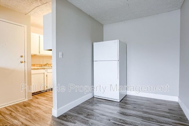 Building Photo - 1218 E St