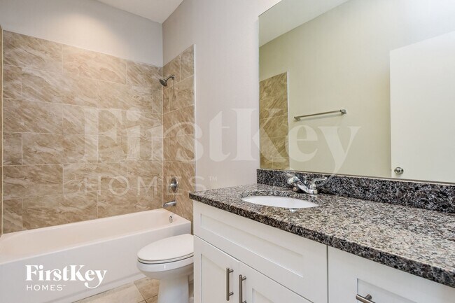 Building Photo - 2466 Altoona Ave