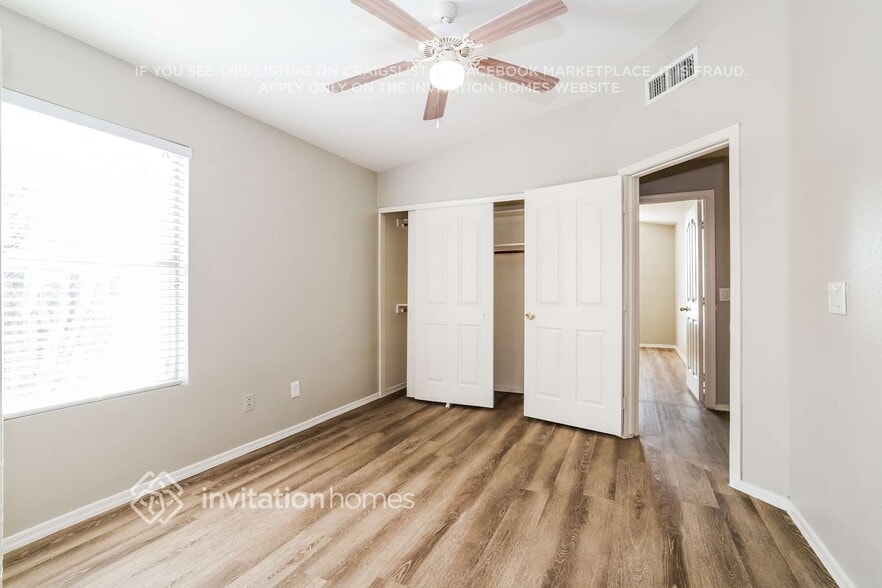 Building Photo - 12534 W Edgemont Ave