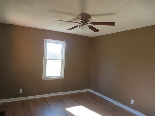 Building Photo - Dinwiddie County