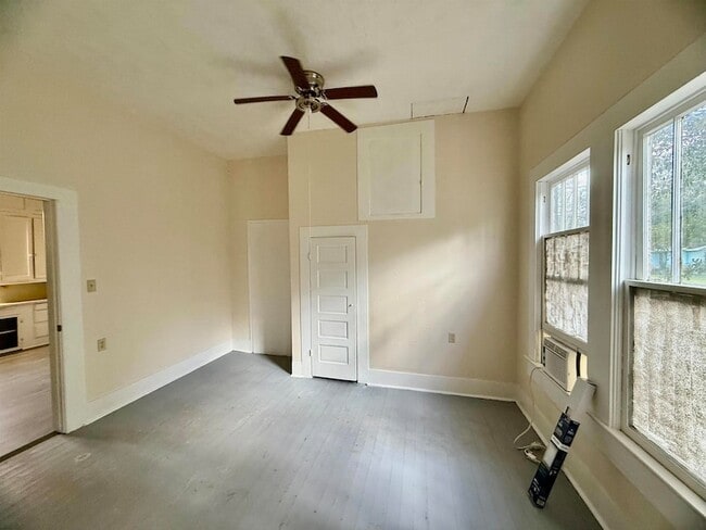 Building Photo - 470 S 3rd St