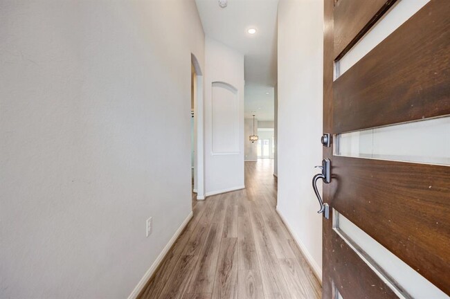 Building Photo - 464 Leadtree Loop