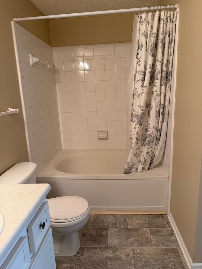 Building Photo - Spacious 2B/2B Renovated Condo - The Reserve in Bluffton - No July Rent!!