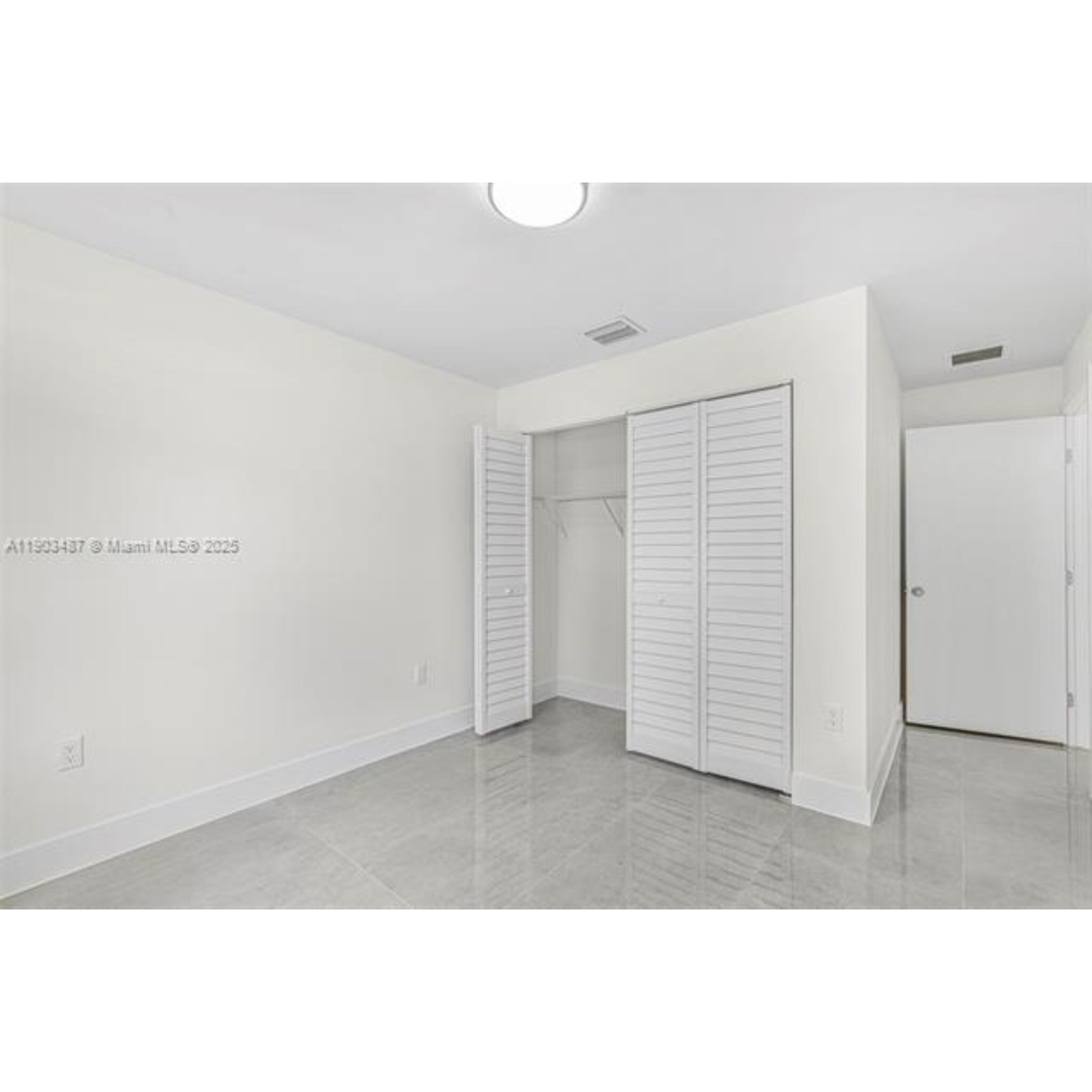 Building Photo - 933 NW 50th St