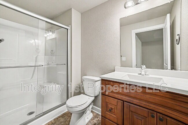 Building Photo - 10510 Clubhouse Dr