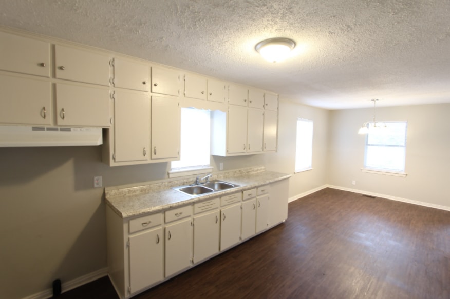 Building Photo - 816 Vanderbilt St