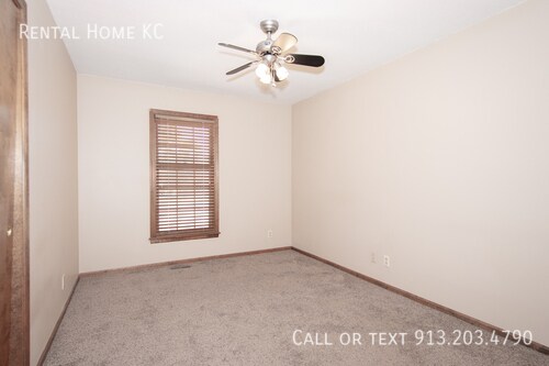 Building Photo - 13828 W 110th Terrace