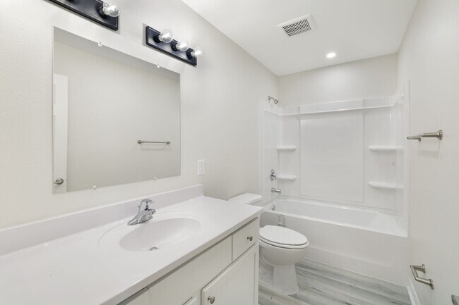 Building Photo - Goodland