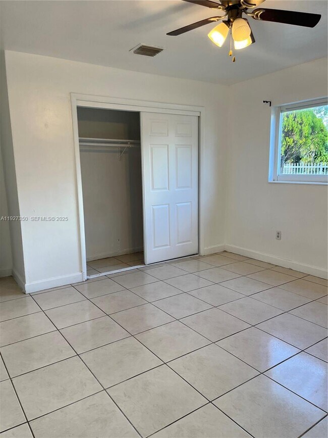 Building Photo - 150 NE 173rd St