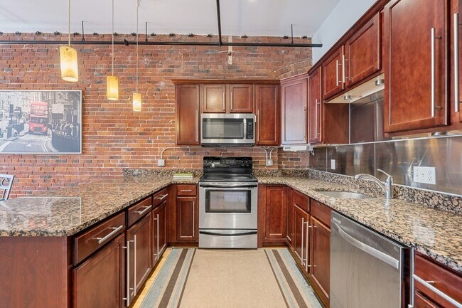 Building Photo - 61 Market St