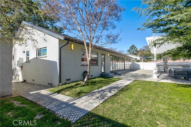Building Photo - 11568 Newcastle Ave