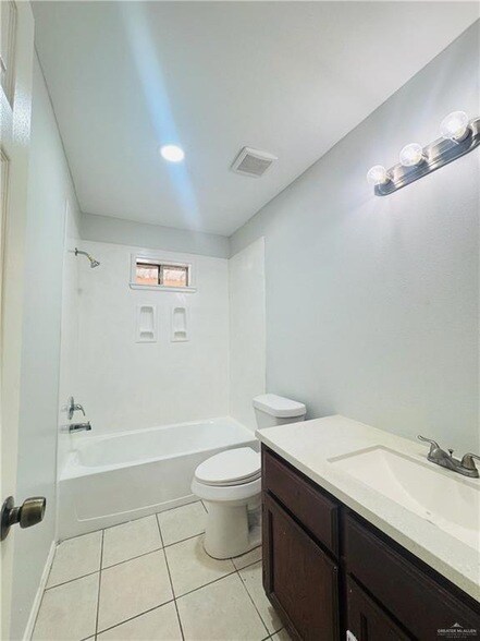 Building Photo - 1409 W Prosperity Dr
