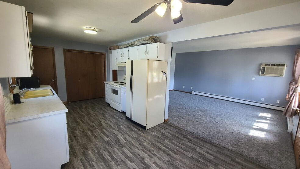 Building Photo - 1610 16th St S