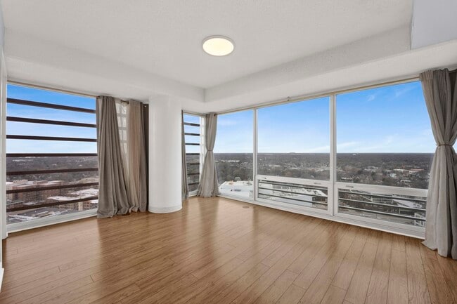 Building Photo - 1720 Maple Ave