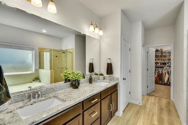 Building Photo - 632 Friar Tuck Dr