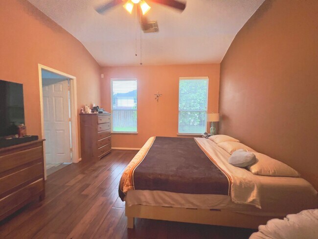 Building Photo - 6302 Richland Hills Dr