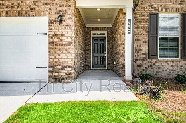 Building Photo - 602 Skye Ct