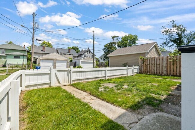 Building Photo - 1308-1310 Mt. Vernon Avenue