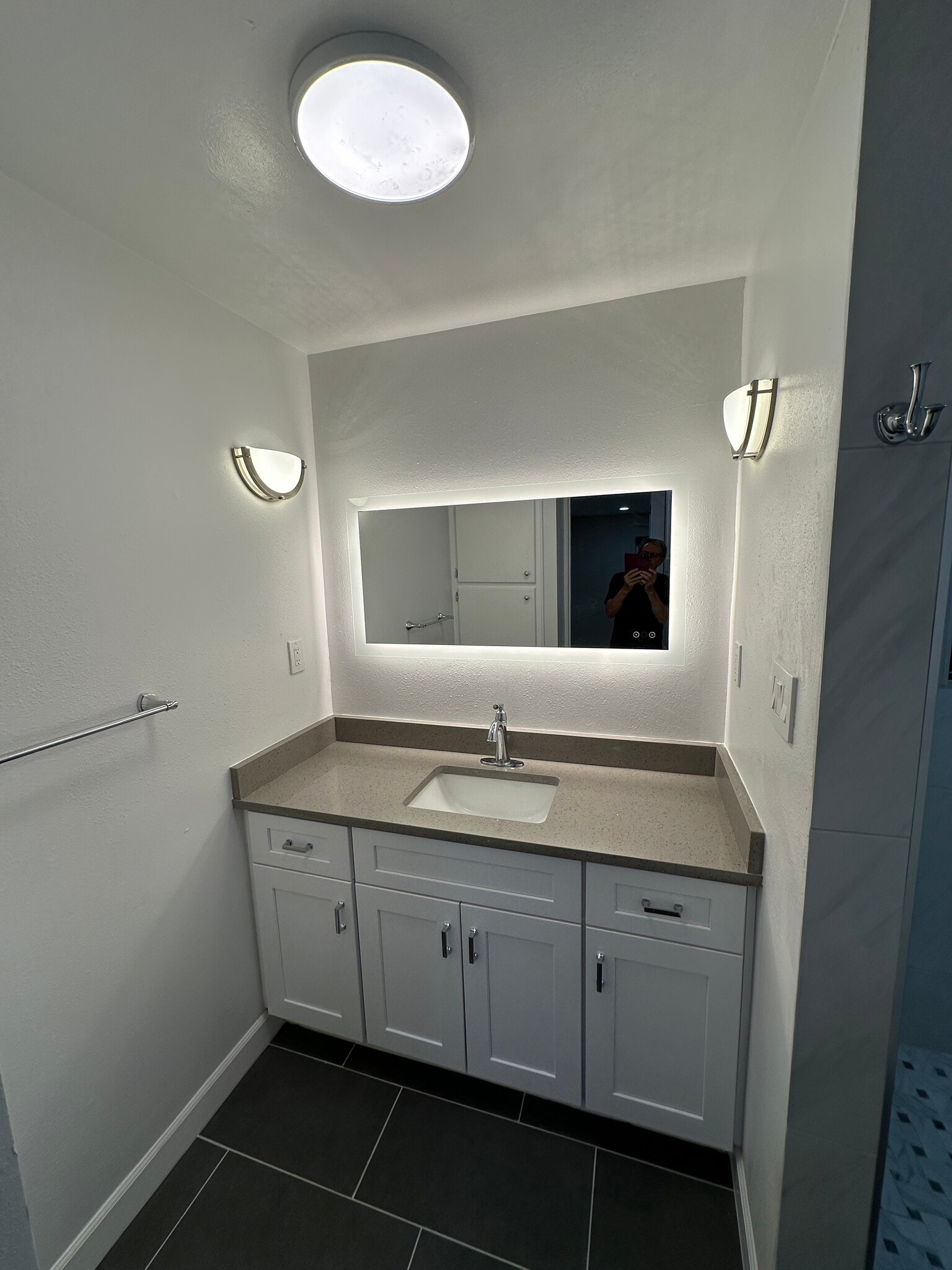 Bathroom - 4800 N Stanton St