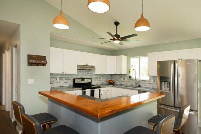 Island - 15-2031 32nd Ave