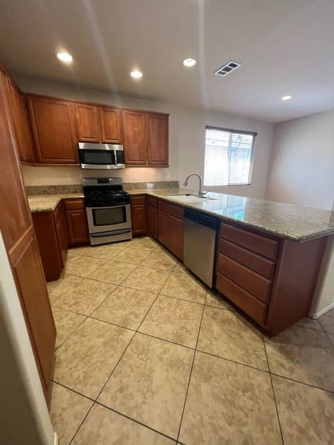 Building Photo - Luxury Living In San Jacinto-Granite count...